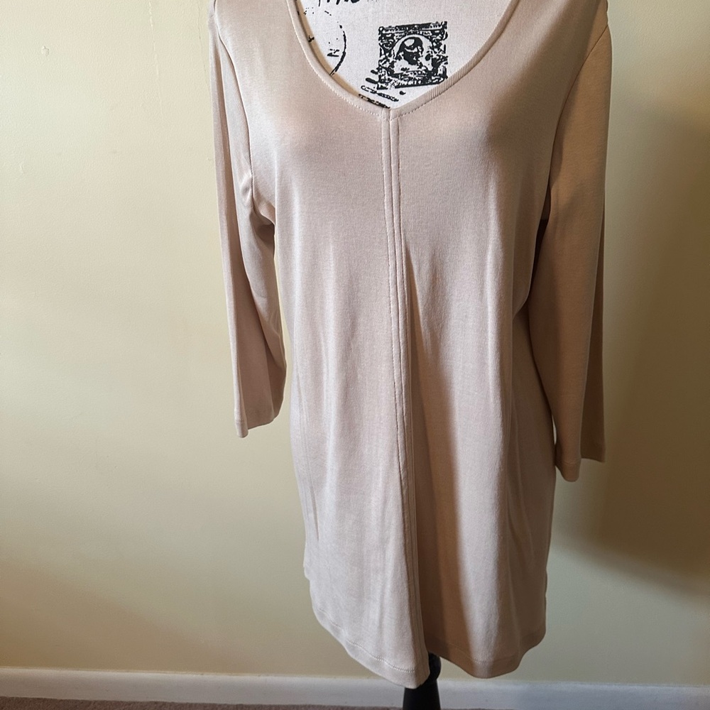 Chico’s Beige V-Neck Long Sleeve Top